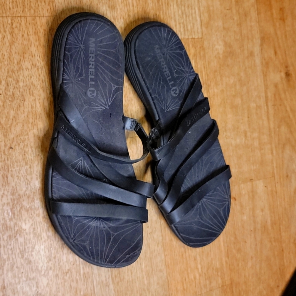 Strappy leather slides, memory foam sole